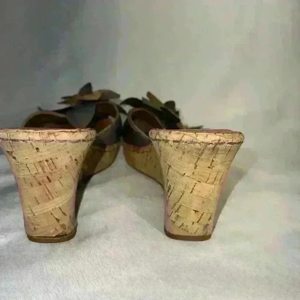 Born B08104 Flower Brown Leather Slip On Cork Wedge Slide Sandals Women's Size 8